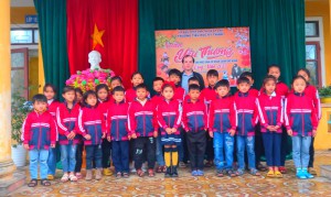Nhân dịp Tết Nguyên đán Nhâm Dần năm 2022, sáng ngày 16/01, tại trường Tiểu học Kỳ Thịnh 1 đã tổ chức  chương trình "xuân yêu thương”.