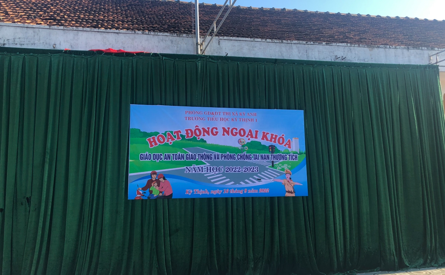Trường TH Kỳ Thịnh 1 tổ chức hoạt động  ngoại khóa " giáo dục an toàn giao thông và tai nạn thương tích"