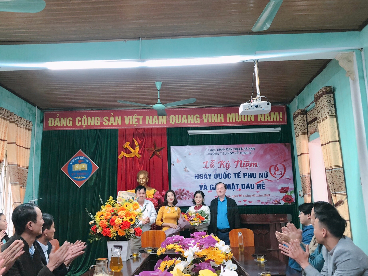 CÁC HOẠT ĐỘNG CHÀO MỪNG NGÀY 8/3 TRƯỜNG TIỂU HỌC KỲ THỊNH I